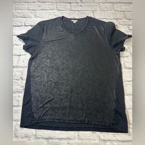 Calvin Klein Women's Black Short Sleeve VNeck Tee. Size Large